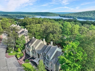 34 Mountainwoods Dr, Lake Harmony, PA 18624