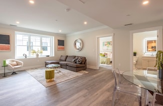 61 County St Unit 305, Dover, MA 02030