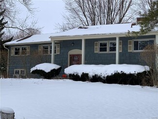 1021 The Ln, Skaneateles, NY 13152
