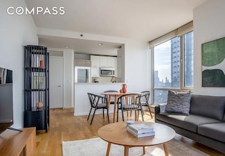 635 W 42nd St Unit 38K, New York, NY 10036
