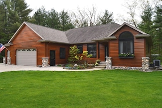 109 James Square St, Roscommon, MI 48653