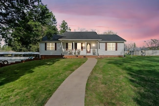 365 C W Moore Rd, Smiths Grove, KY 42171