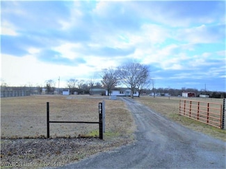 5101 Boys Ranch Rd, Lavaca, AR 72941