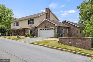 1018 Crestview Ave, Reading, PA 19607