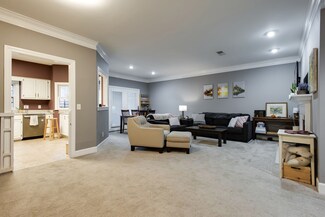 407 Ashlawn Ct Unit 407, Nashville, TN 37215