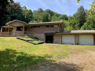 3472 Hammond Rd, Paintsville, KY 41240