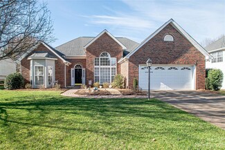 1616 Moonstone Dr, Matthews, NC 28105