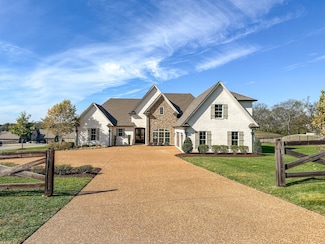 2308 Cages Bend Rd, Gallatin, TN 37066