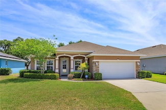 135 Eloise Oaks Dr, Winter Haven, FL 33884