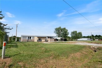 107 Covered Bridge Rd, Sedalia, MO 65301