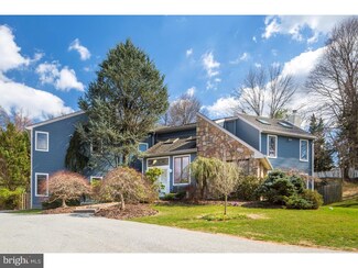 825 Stoke Rd, Villanova, PA 19085