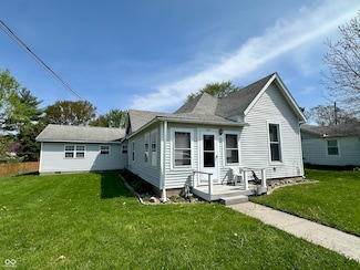 106 E Main St, New Market, IN 47965