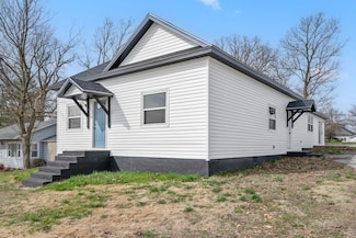 608 Main St, Crane, MO 65633