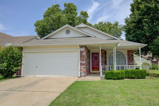 9307 E 100th St, Tulsa, OK 74133