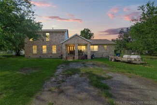 3722 W 52nd St, Tulsa, OK 74107