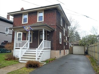 3 Wood St, Fairhaven, MA 02719