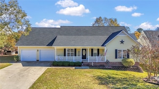 2833 Beringer Dr, Fayetteville, NC 28306