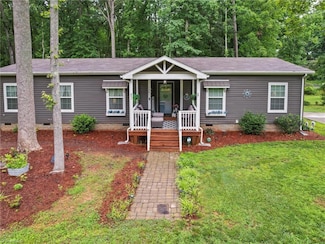 142 Hickory Rd, Lexington, NC 27292