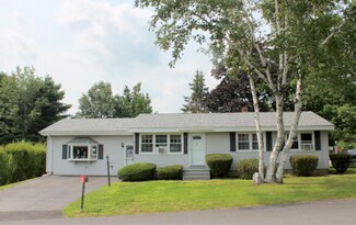 1 Heathwood Ln, Lewiston, ME 04240