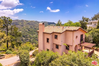 21322 Hillside Dr, Topanga, CA 90290