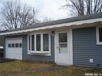7940 Rinaldo Blvd W, Bridgeport, NY 13030