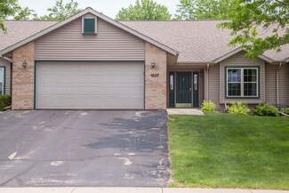 1207 N Pine St, Sun Prairie, WI 53590