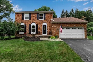 38 Shady Grove Dr, East Amherst, NY 14051
