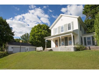 56 W Walnut St, Lowellville, OH 44436
