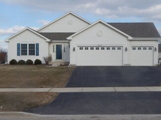 525 Western Dr, North Aurora, IL 60542
