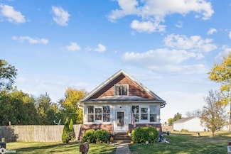 2207 Charles St, Burlington, IA 52601