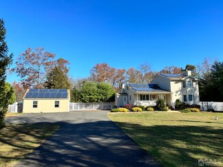 108 Hawkins Rd, Manalapan, NJ 07726