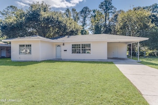 215 Ridgeway Dr, Gulfport, MS 39507