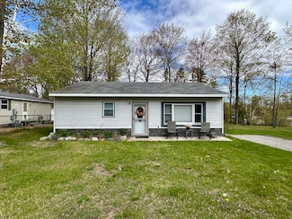 914 W Cadillac St, MacKinaw City, MI 49701