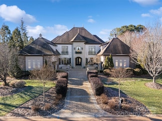 3042 Kings Manor Dr, Matthews, NC 28104