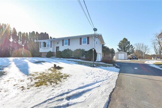 2629 Beacon Rd, Bath, PA 18014