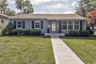 7845 Pawnee St, Prairie Village, KS 66208