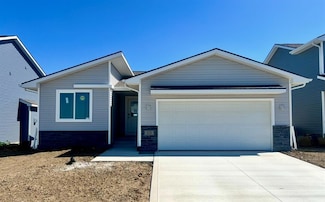 920 Spruce Ave, Norwalk, IA 50211