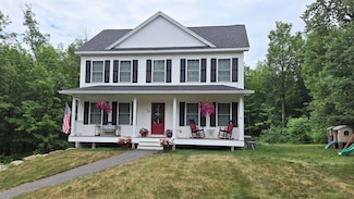38 General Knox Rd, Weare, NH 03281