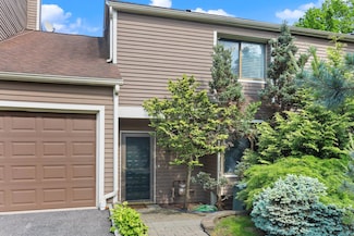 56 Arthur Ct, Port Chester, NY 10573