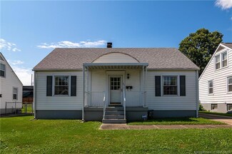 107 W Carter Ave, Clarksville, IN 47129