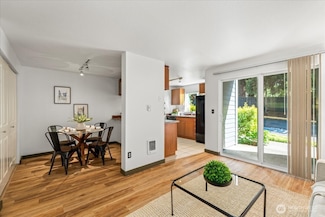 14206 NE 181st Place Unit L-102, Woodinville, WA 98072