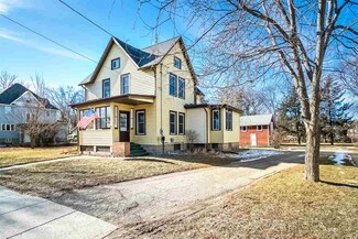 160 Waterloo St, Columbus, WI 53925