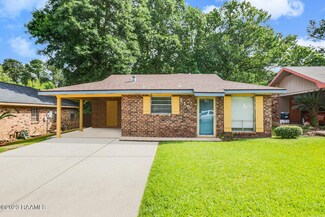 215 Van Buren Dr, Lafayette, LA 70507