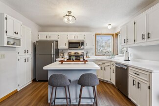 7958 Dempsey Way, Inver Grove Heights, MN 55076