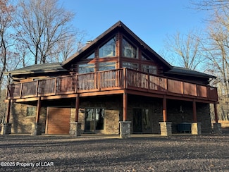 720 Turnberry Ln, Hazleton, PA 18202