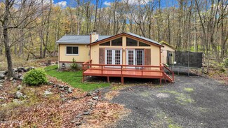 120 Lilac Ct, Dingmans Ferry, PA 18328