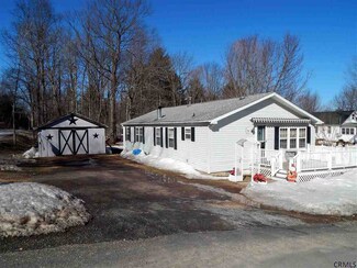 3 Whitney Dr, Averill Park, NY 12018