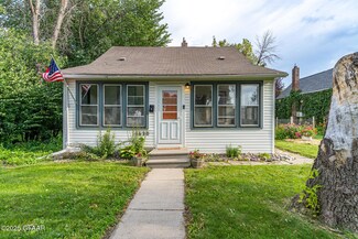 1620 1st Ave N, Grand Forks, ND 58203