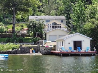 219 Lakeside Dr, Harveys Lake, PA 18618
