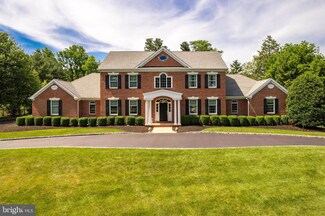 13 Buckingham Dr, Princeton, NJ 08540